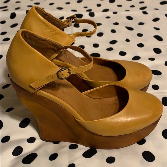 Jeffrey Campbell Havana Wedge Sandals. Size 7 - Picture 3 of 5